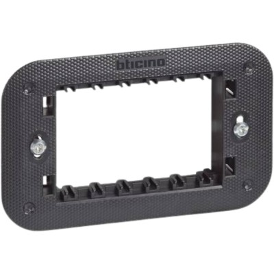 Supporto Bticino Living Now Con Valva Di Protezione Per Placche Modulari