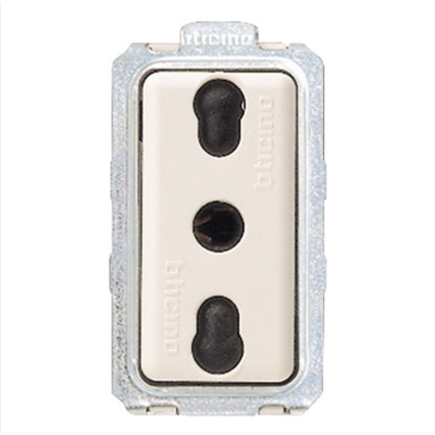 Presa Bivalente Bipasso 10/16A Serie  Bticino Magic Art. 5180