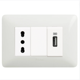 Kit Base Punto Presa USB Tipo A Presa Bivalente Bticino Matix Bianco Pezzi 5