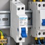 Chint 643000 NZK1-32/1 Commutatore Unipolare 1-0-2 1M 32A 230Vac 1P IEC/EN 60669-1 IP20 Guida DIN 2/3 Posizioni NA-C-NC