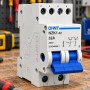Chint 643001 NZK1-32/2 Commutatore Bipolare 1-0-2 2M 32A 230Vac IEC/EN 60669-1 50/60Hz IP20 Posizioni 1-0-2 Moduli DIN 2